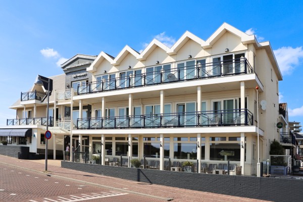 Hotel-de-Vassy-Egmond-Voorkant02.jpg
