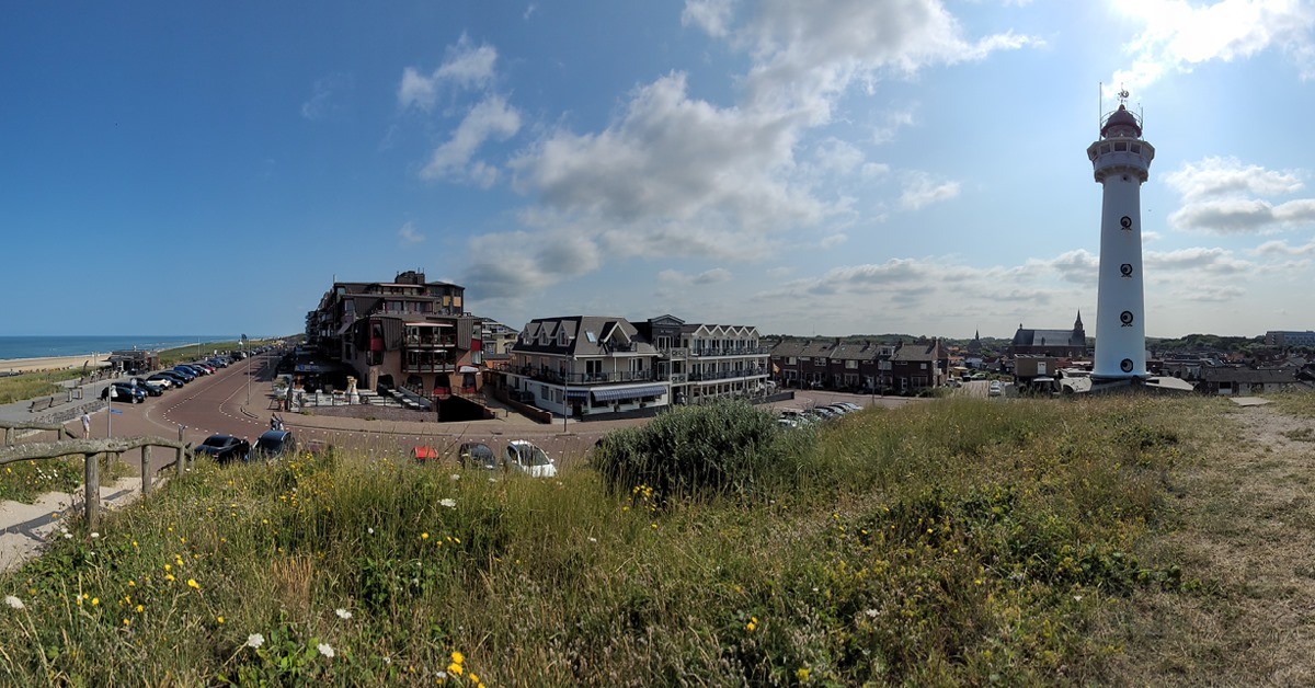 Hotel de Vassy en vuurtoren Egmond aan Zee